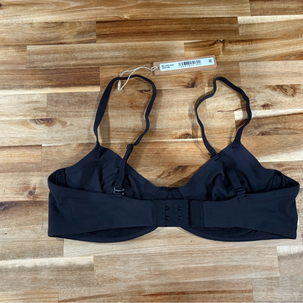 Skims Kim Kardashian Women’s Bra 34B New with Tags